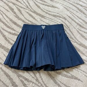 Tna active skirt size small